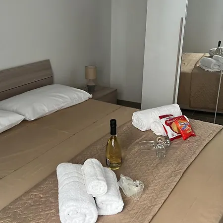 Taormina Beach Apartment 陶尔米纳